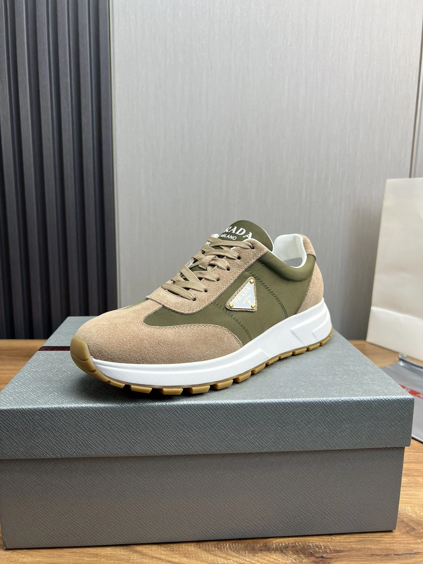 Prada Low Shoes Stylish 34149