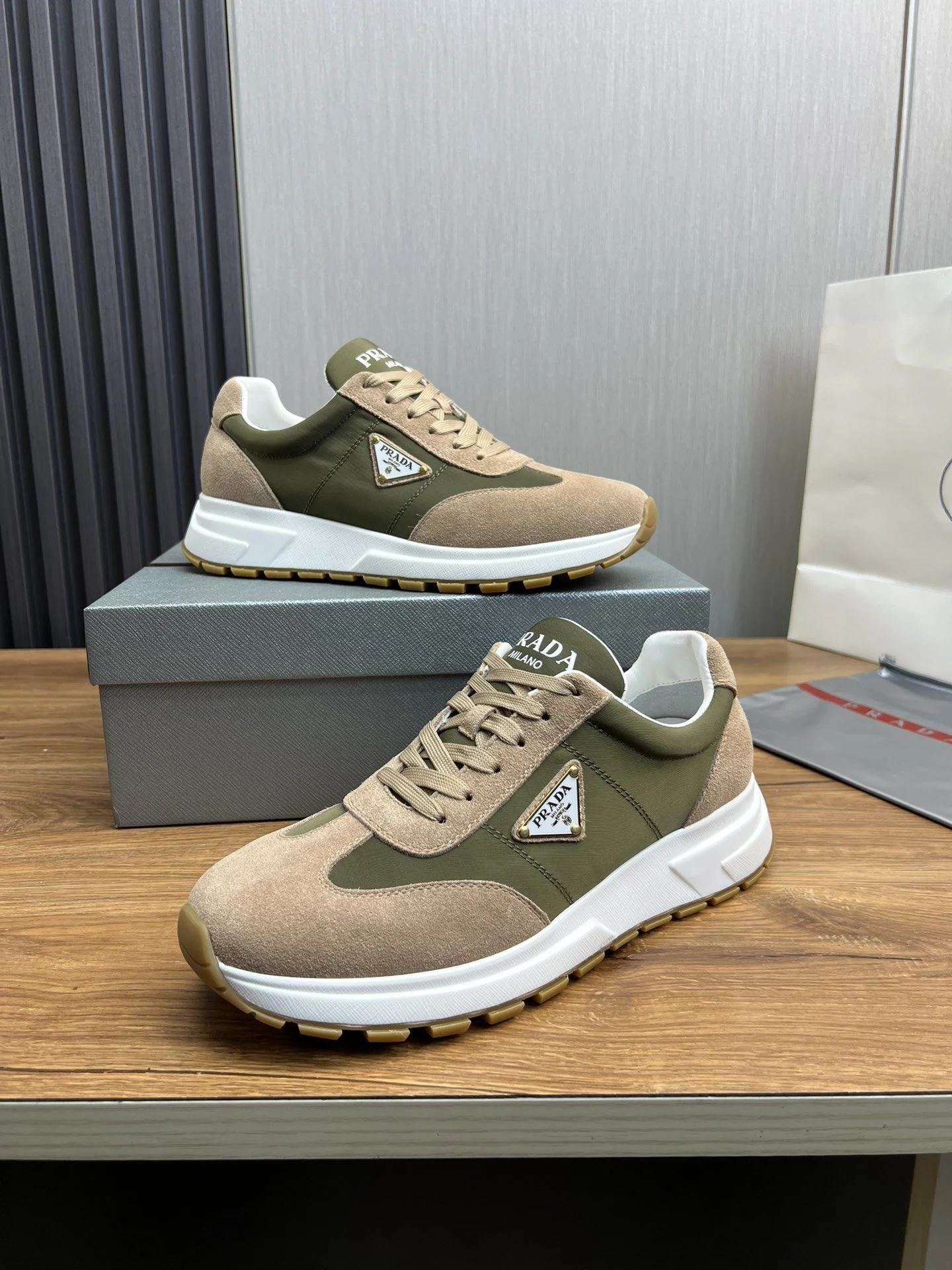 Prada Low Shoes Stylish 34149