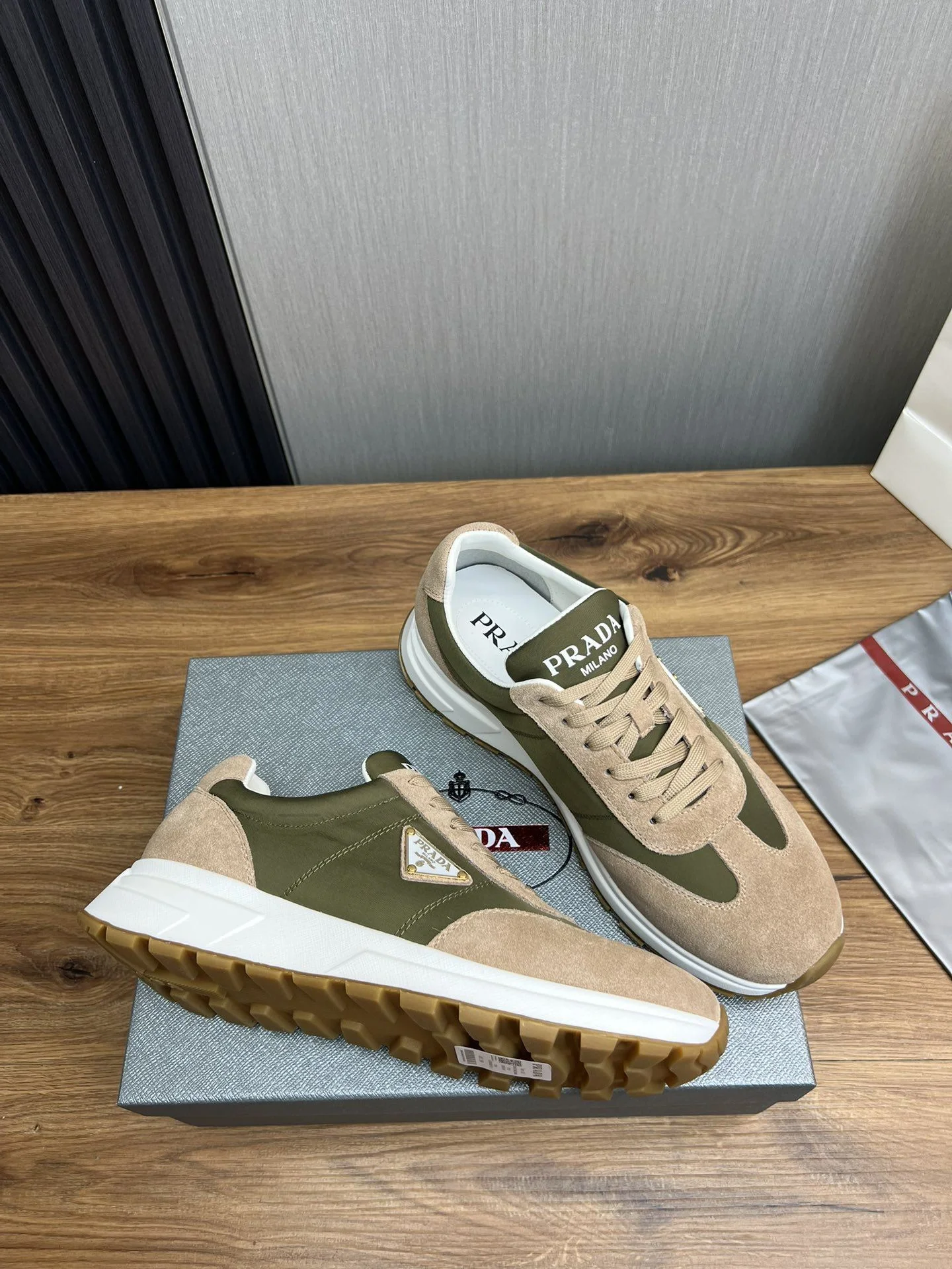 Prada Low Shoes Stylish 34149