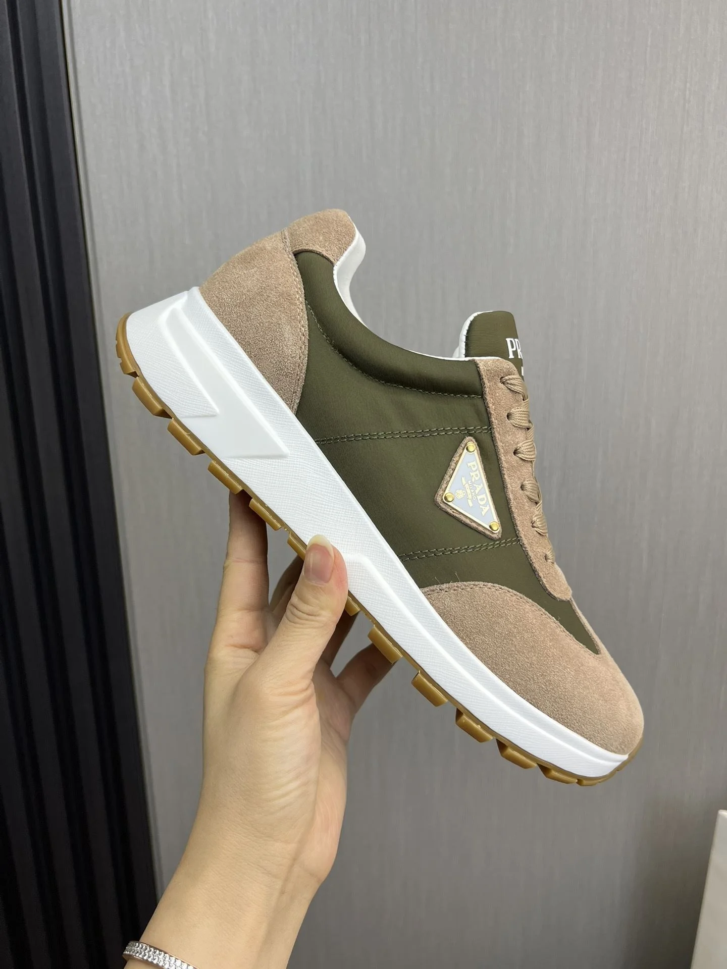 Prada Low Shoes Stylish 34149