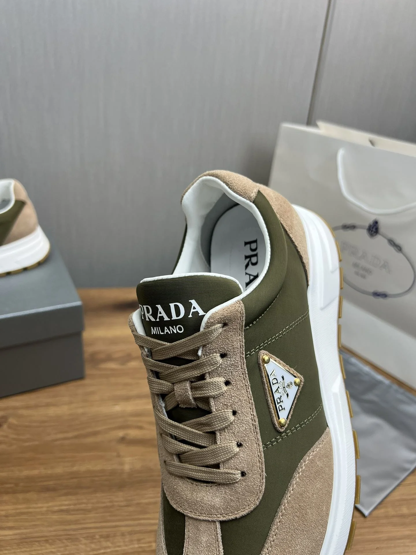 Prada Low Shoes Stylish 34149