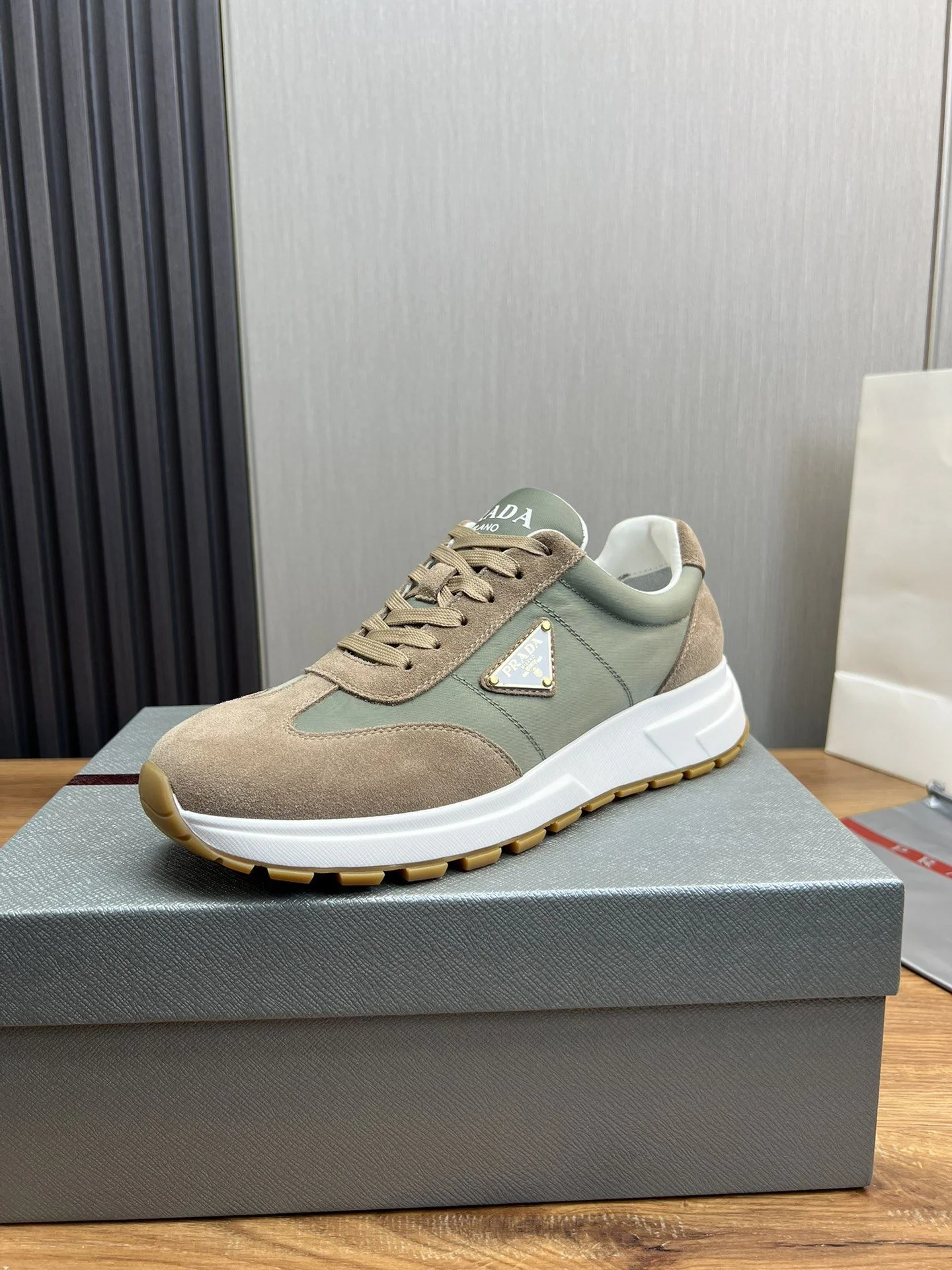Premium Prada Low Shoes 34153