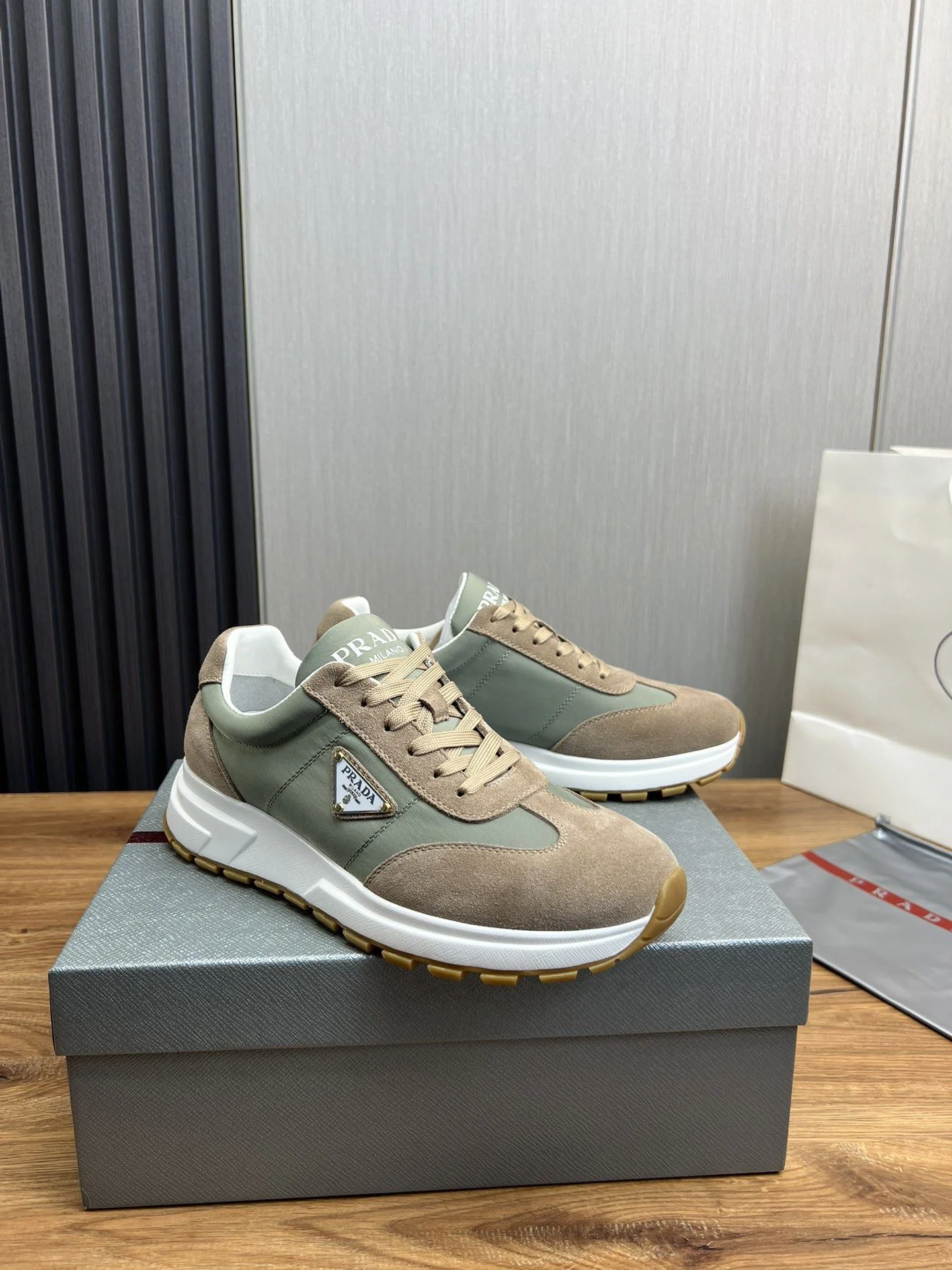 Premium Prada Low Shoes 34153