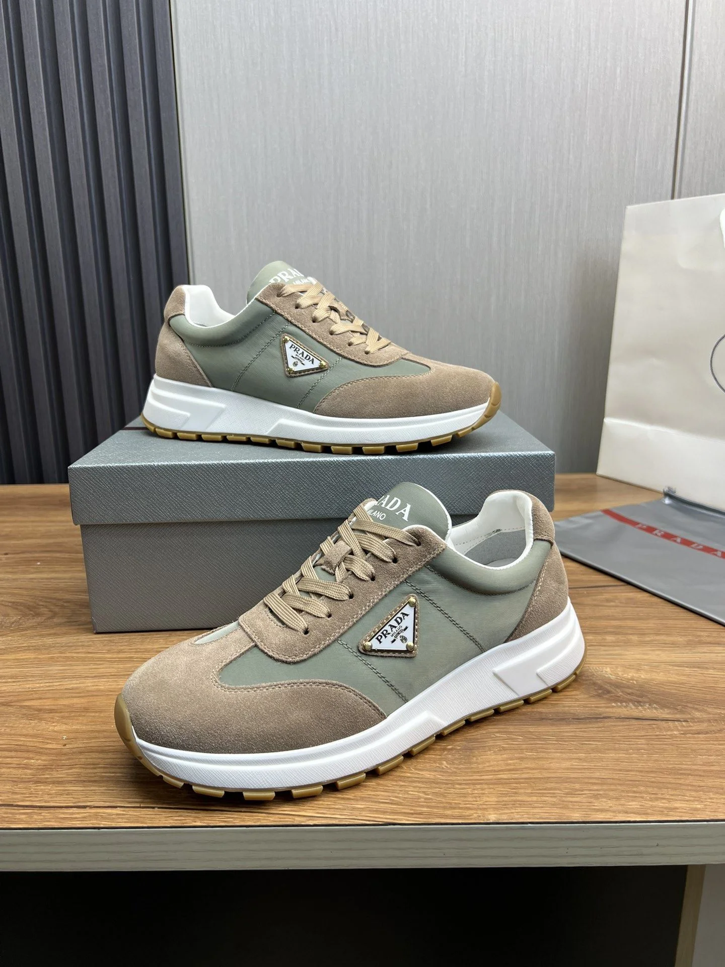 Premium Prada Low Shoes 34153