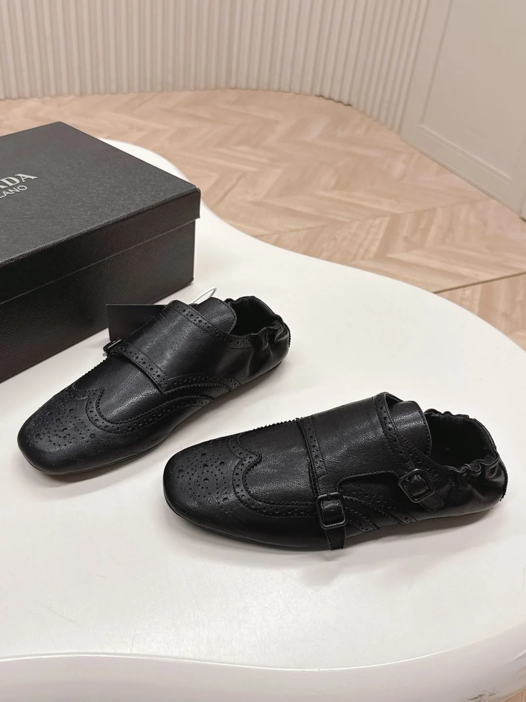 Prada Low Shoes Durable 34146