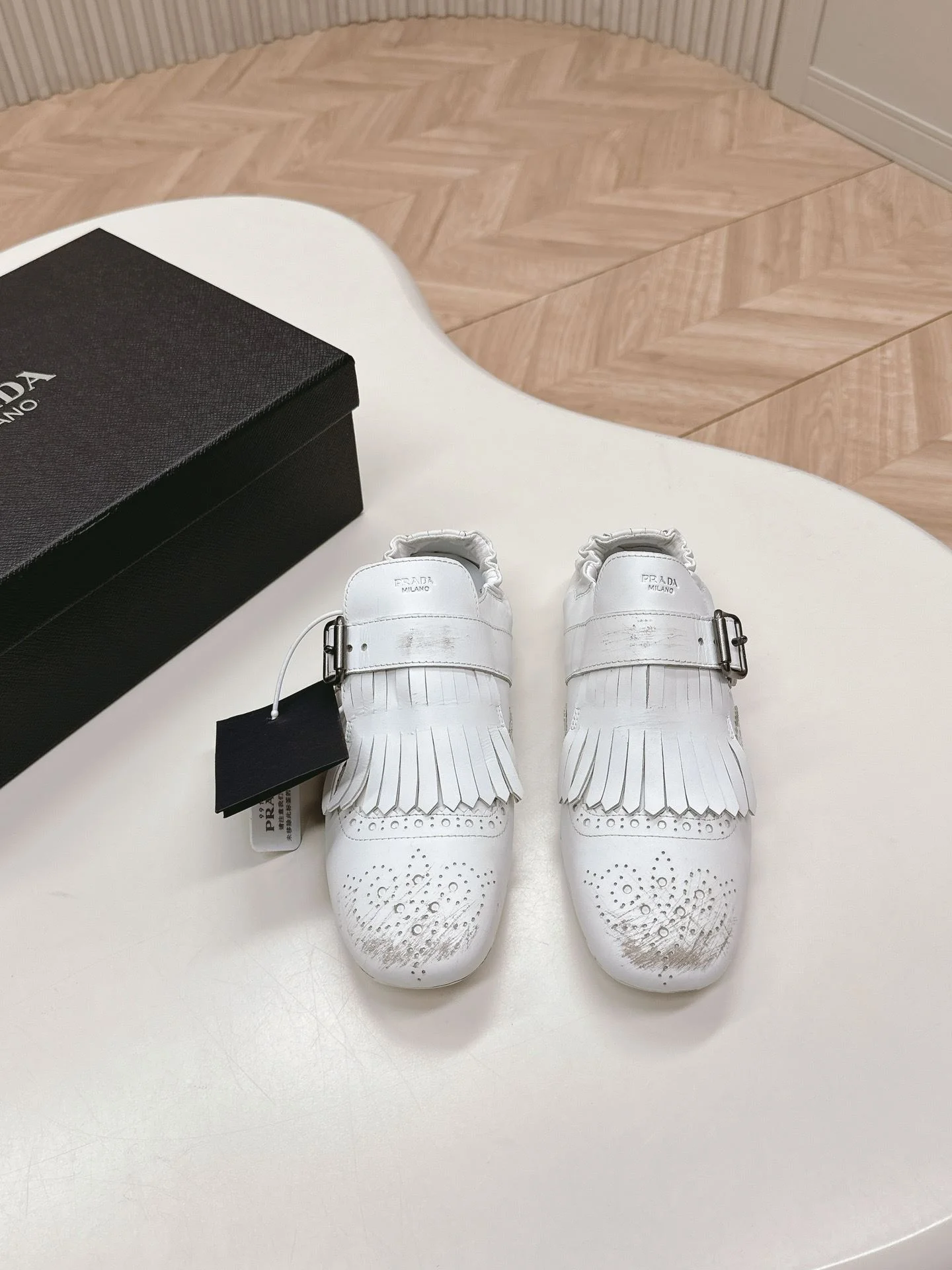 Prada Low Shoes Modern 34143