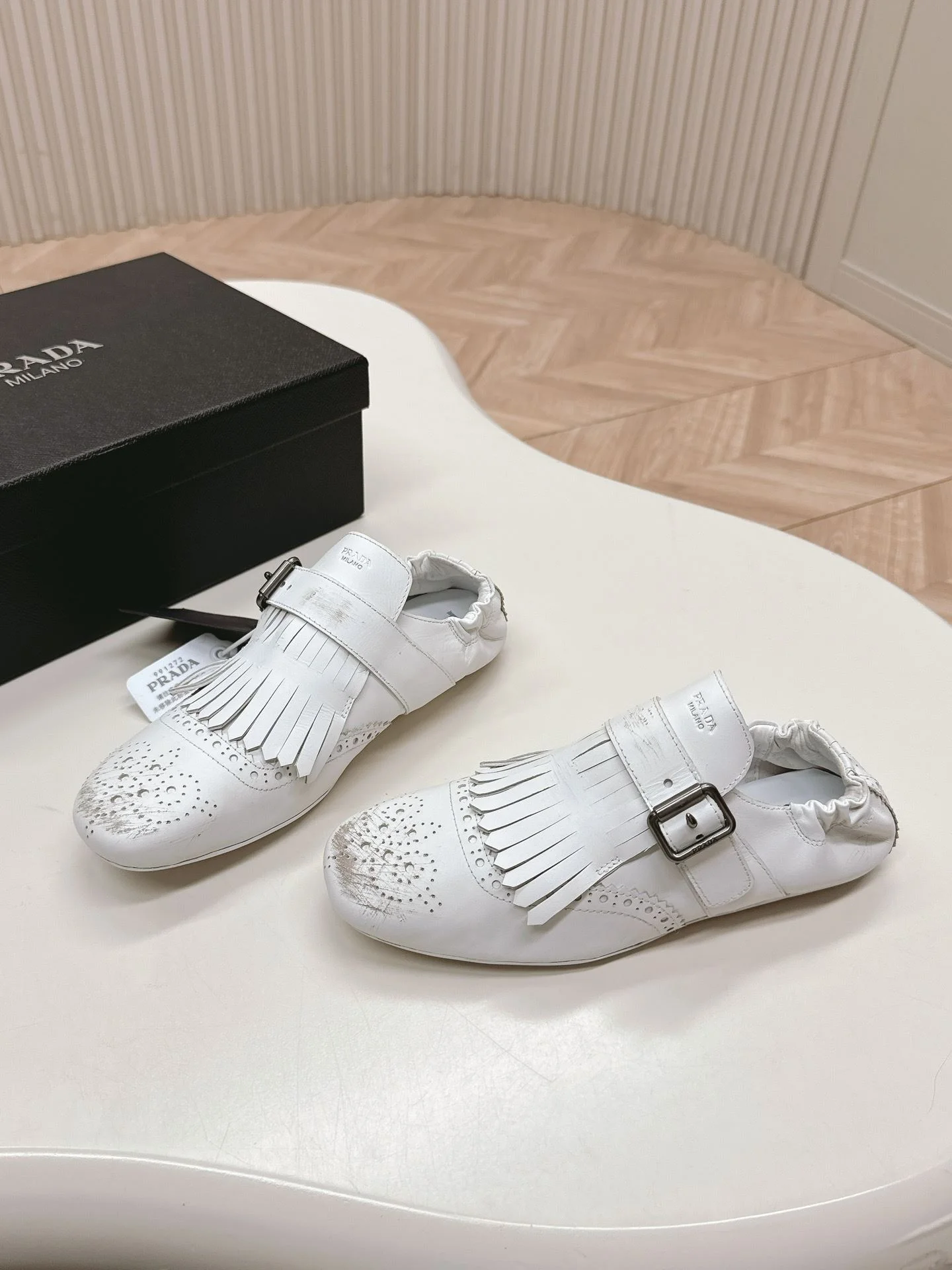 Prada Low Shoes Modern 34143