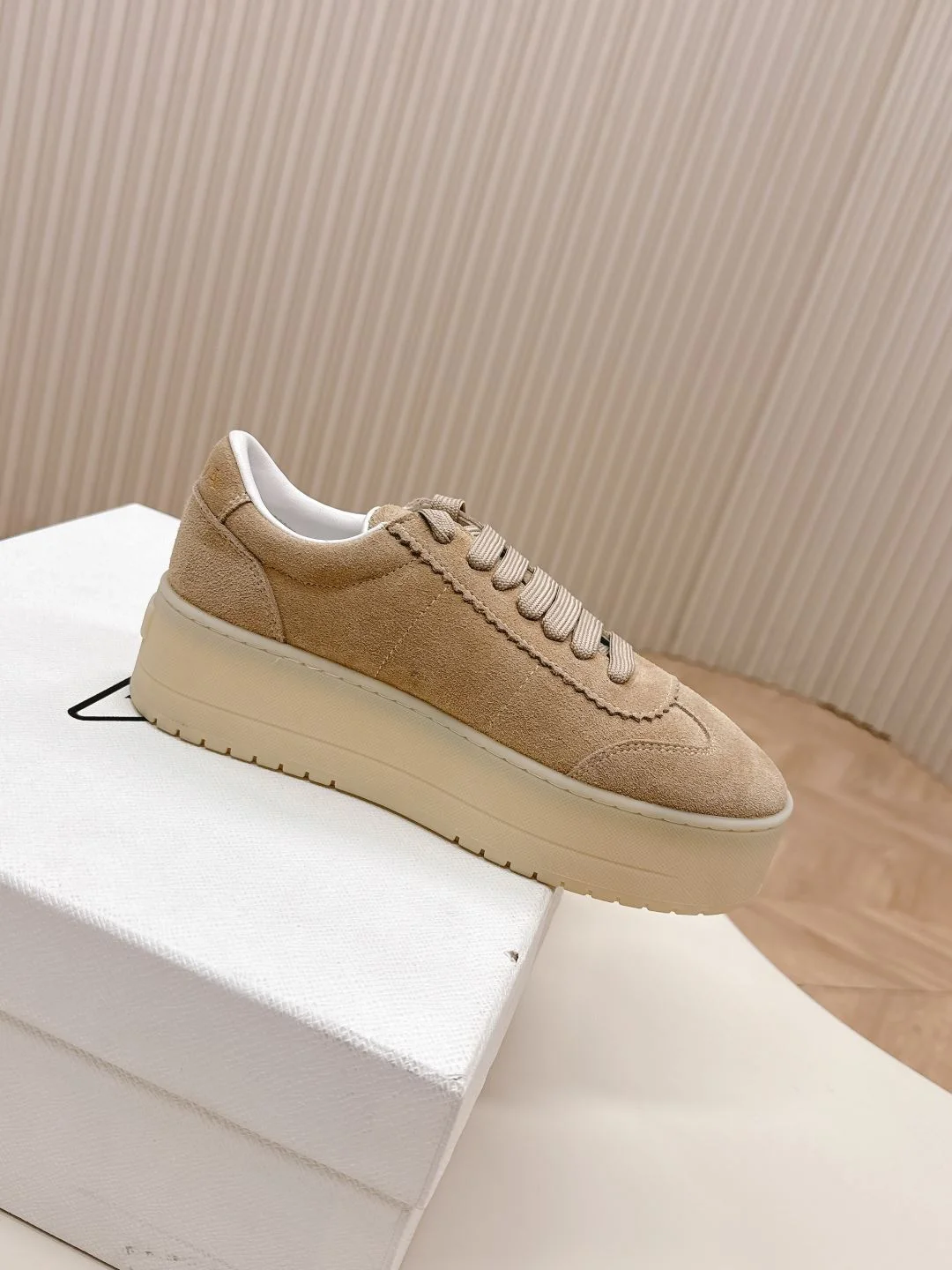 Prada Low Shoes EasyMatch 34136
