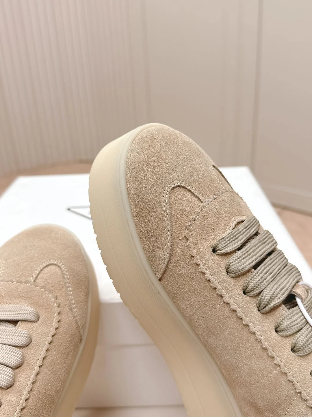 Prada Low Shoes EasyMatch 34136