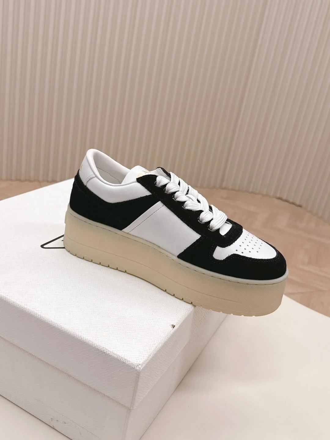 Prada Low Shoes AllSeason 34141