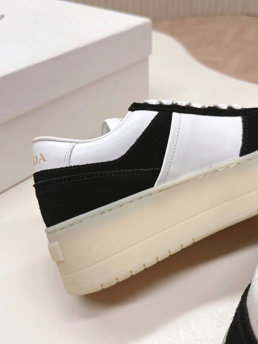 Prada Low Shoes AllSeason 34141