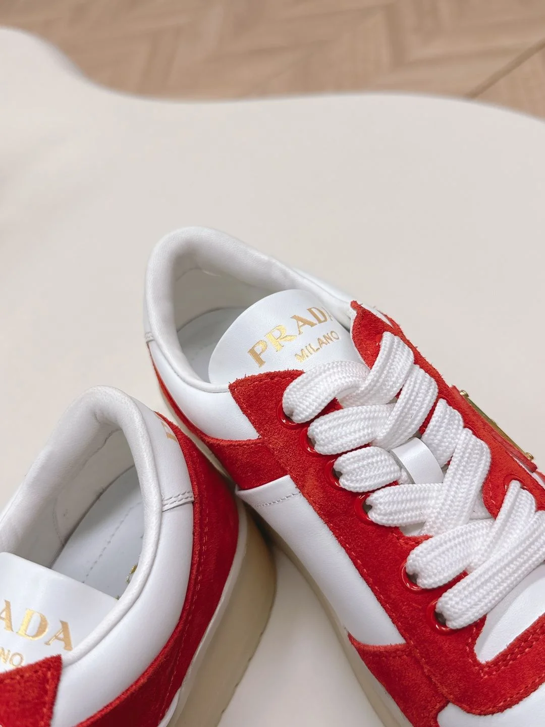 Versatile Prada Low Shoes 34142
