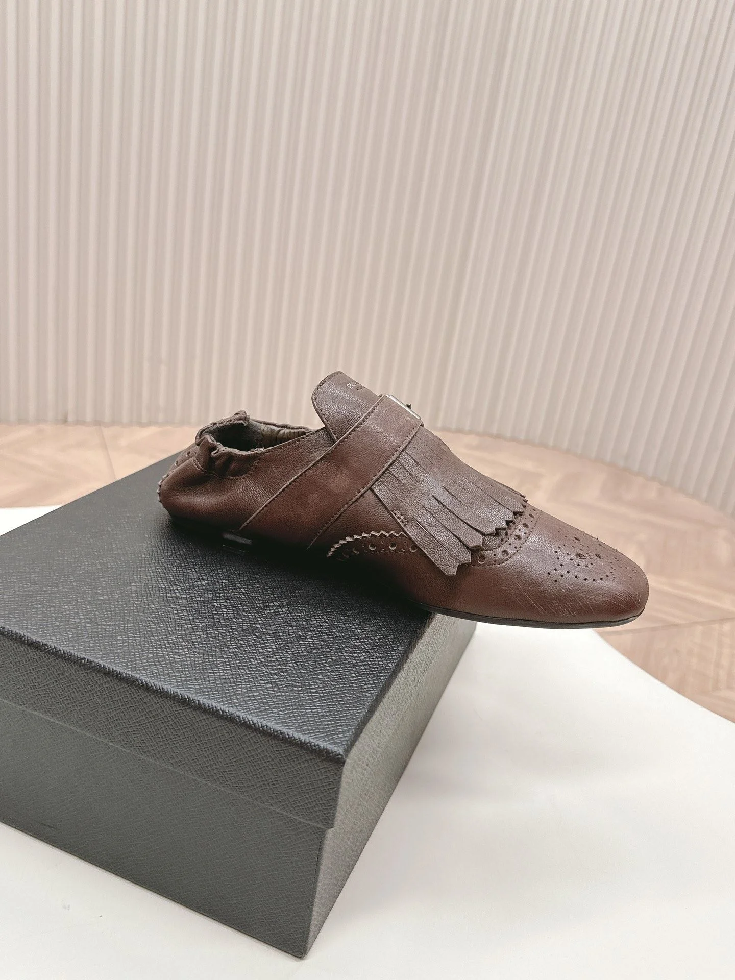 Unisex Prada Low Shoes 34132