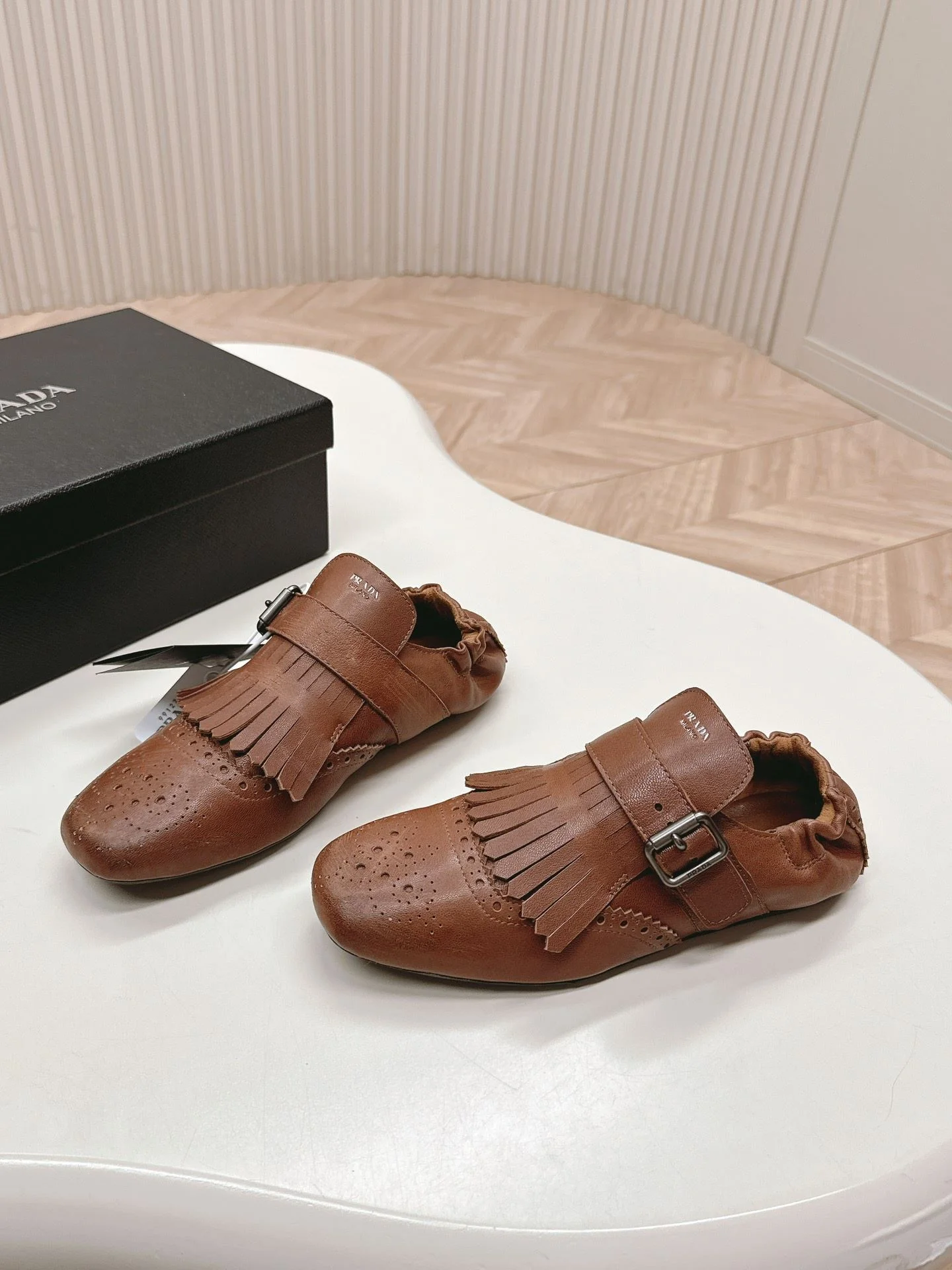 Prada Low Shoes Comfortable 34127