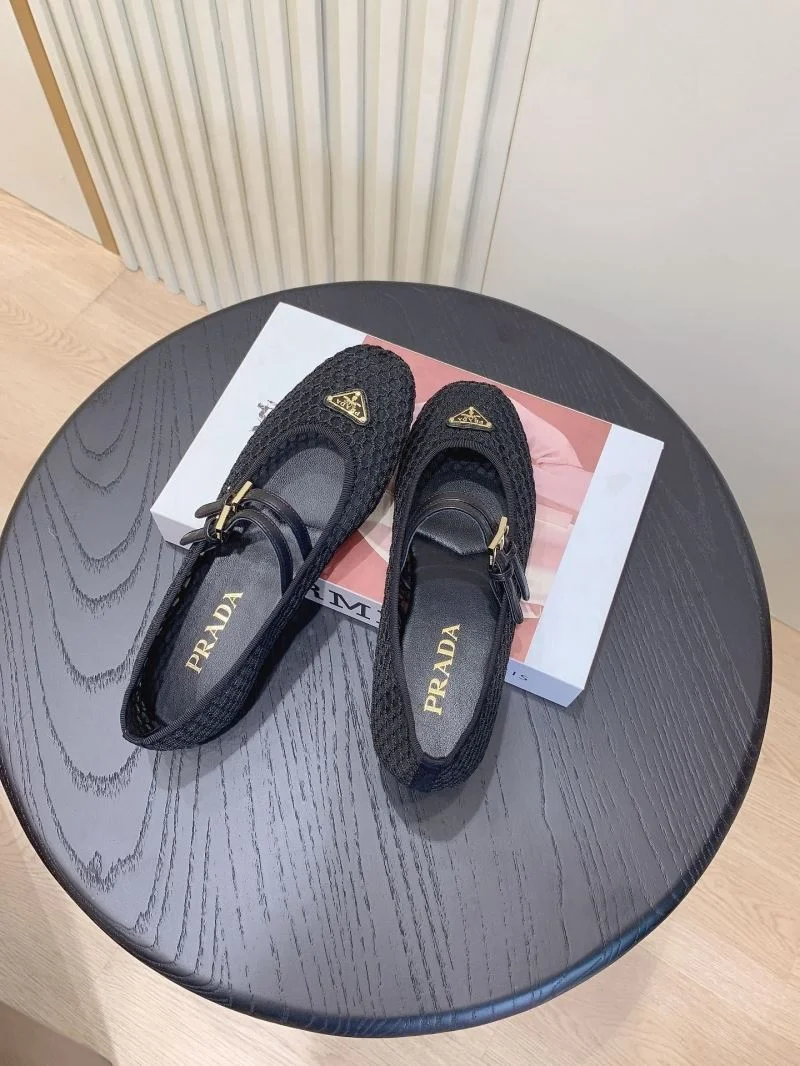 Prada Low Shoes Bold 34138