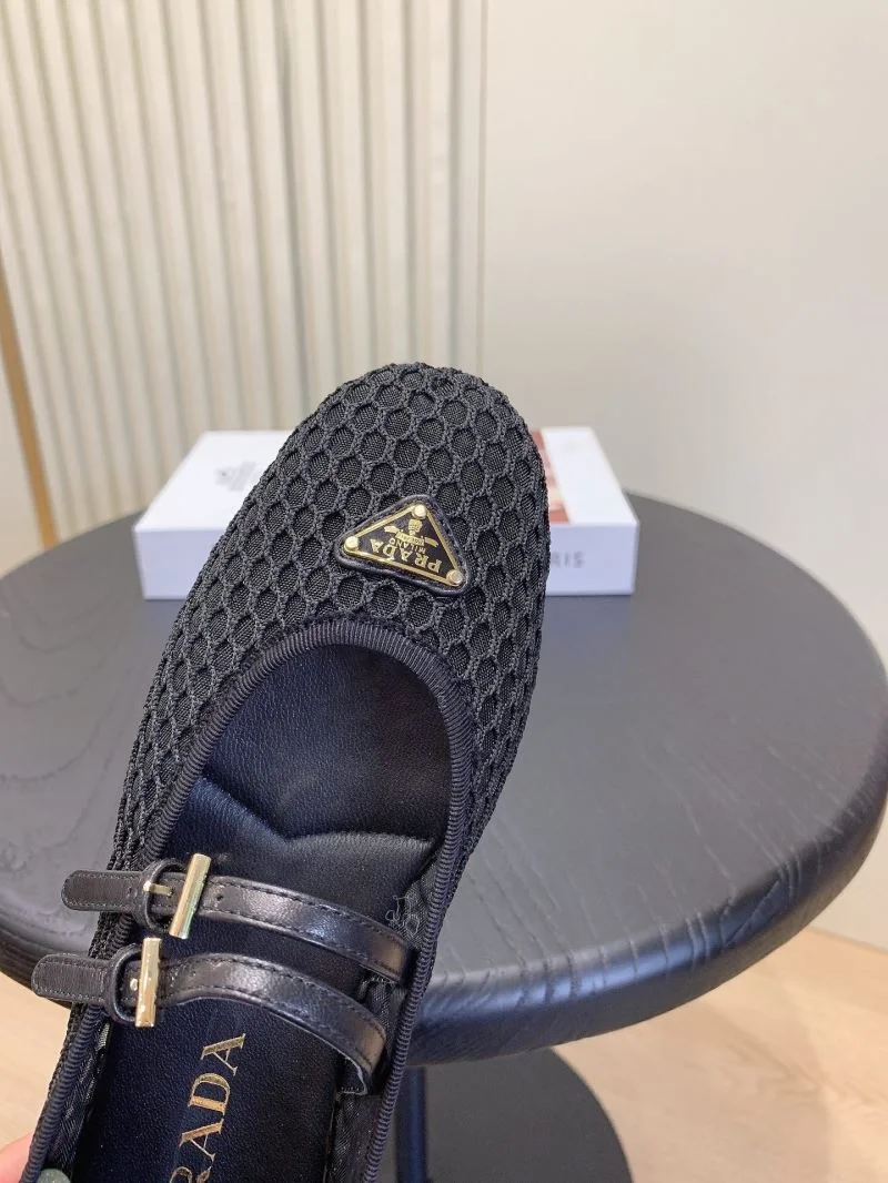 Prada Low Shoes Bold 34138