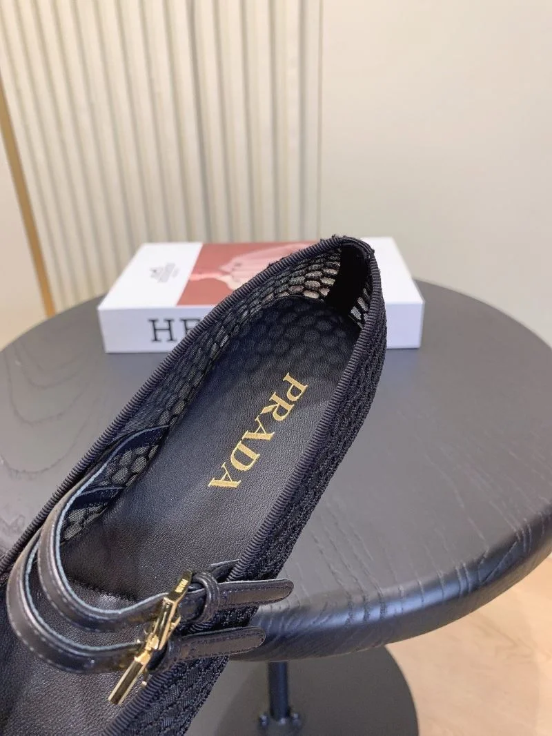 Prada Low Shoes Bold 34138
