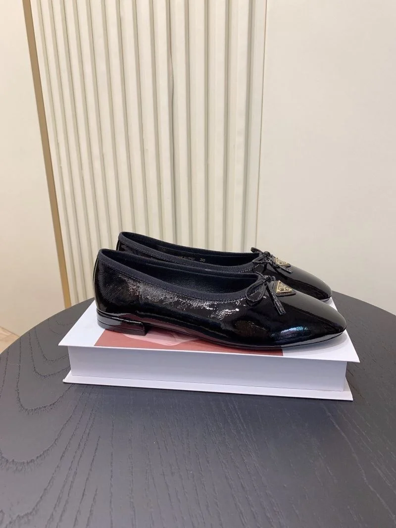 Seasonal Prada Low Shoes 34117