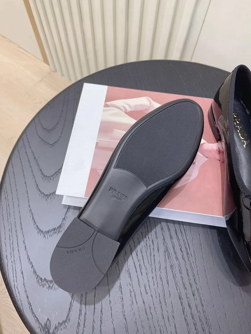 Seasonal Prada Low Shoes 34117