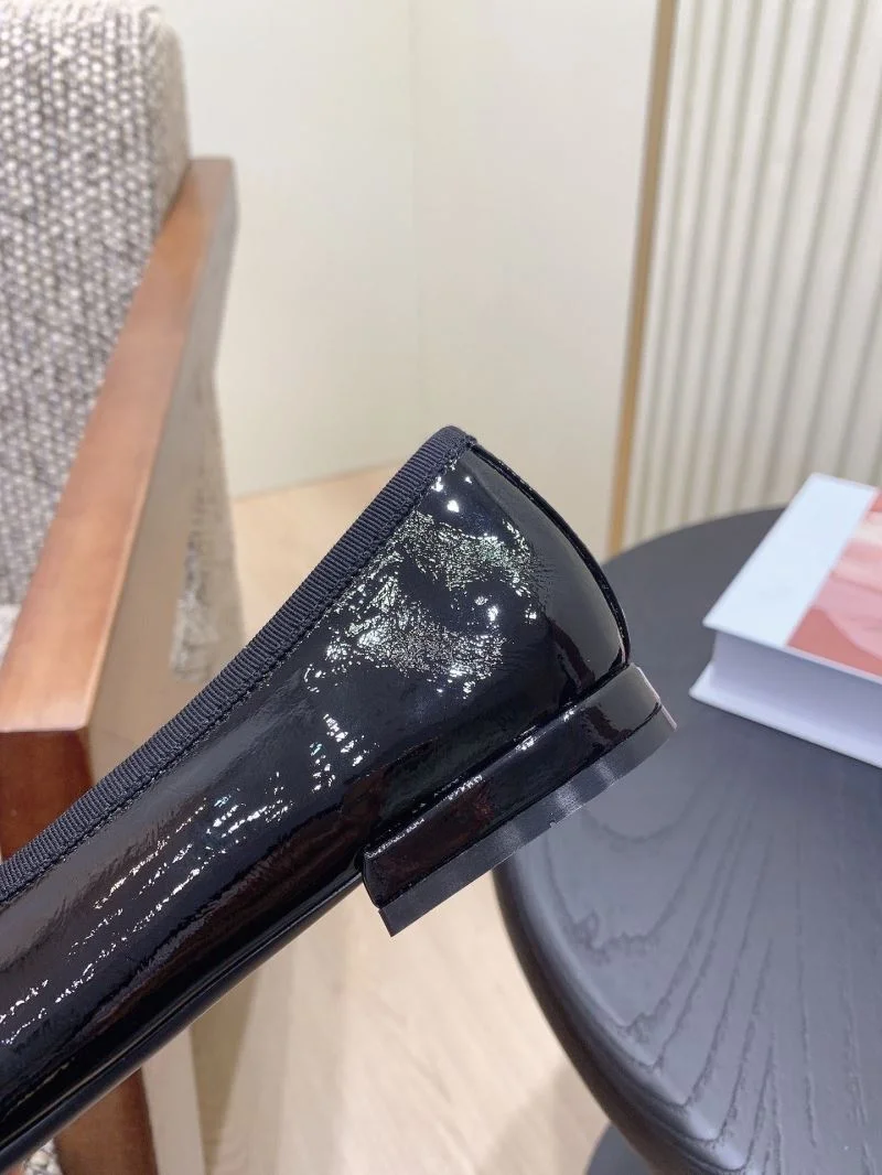 Seasonal Prada Low Shoes 34117