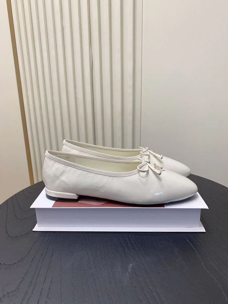 Prada Low Shoes Chic 34119