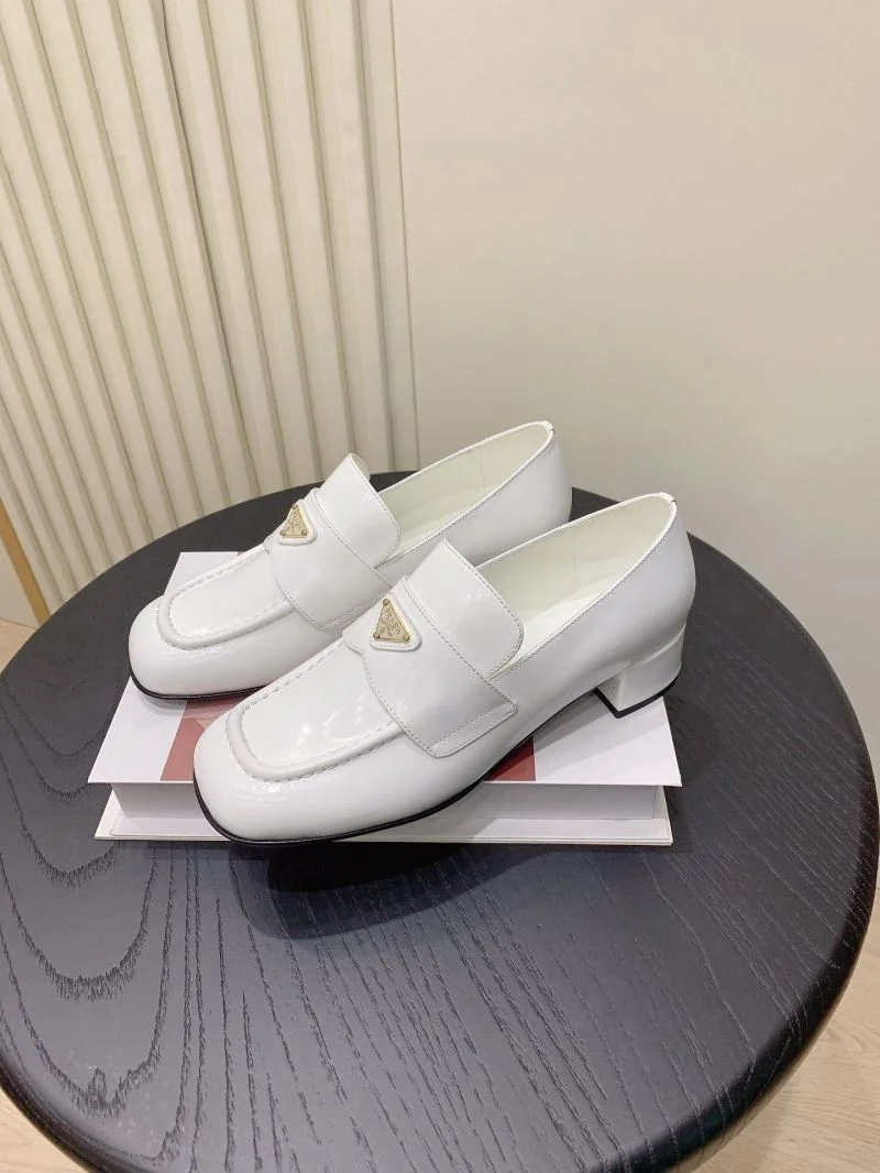 Prada Low Shoes Effortless 34137
