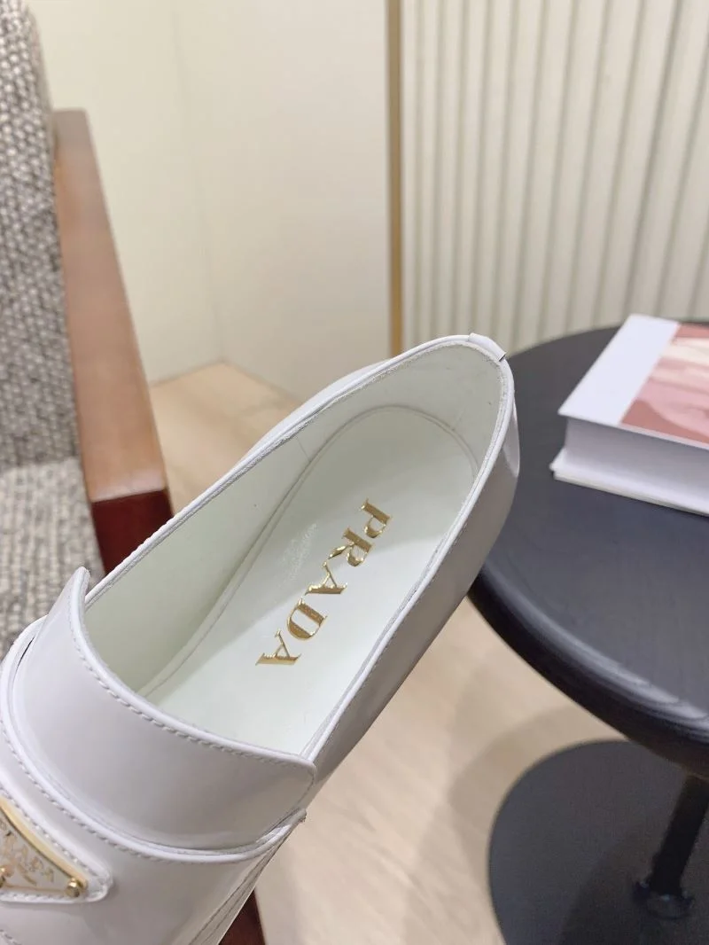 Prada Low Shoes Effortless 34137
