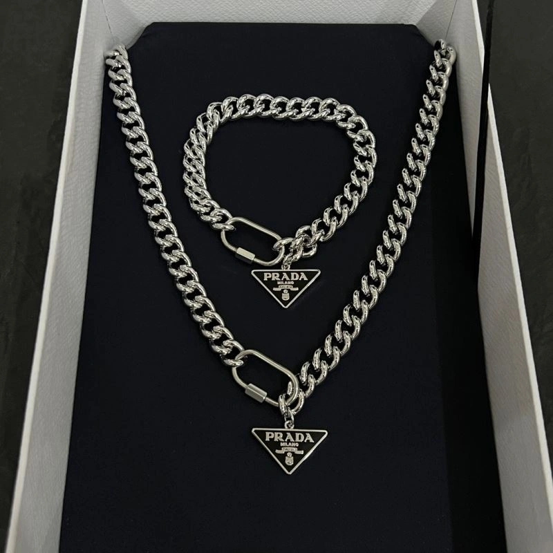 Affordable Prada Necklaces 212531