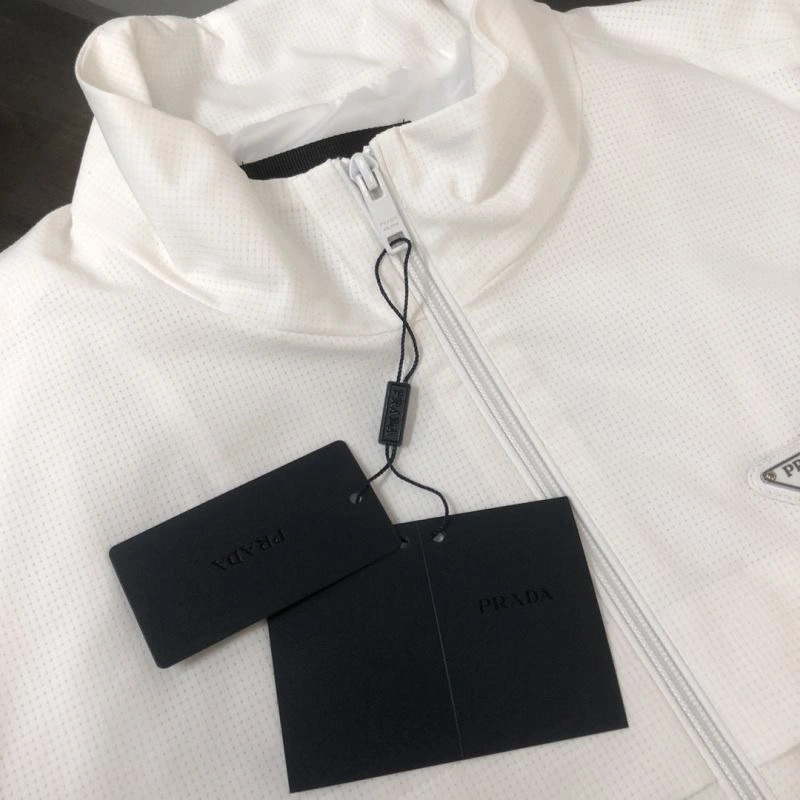 Flexible Prada Outwear 171660