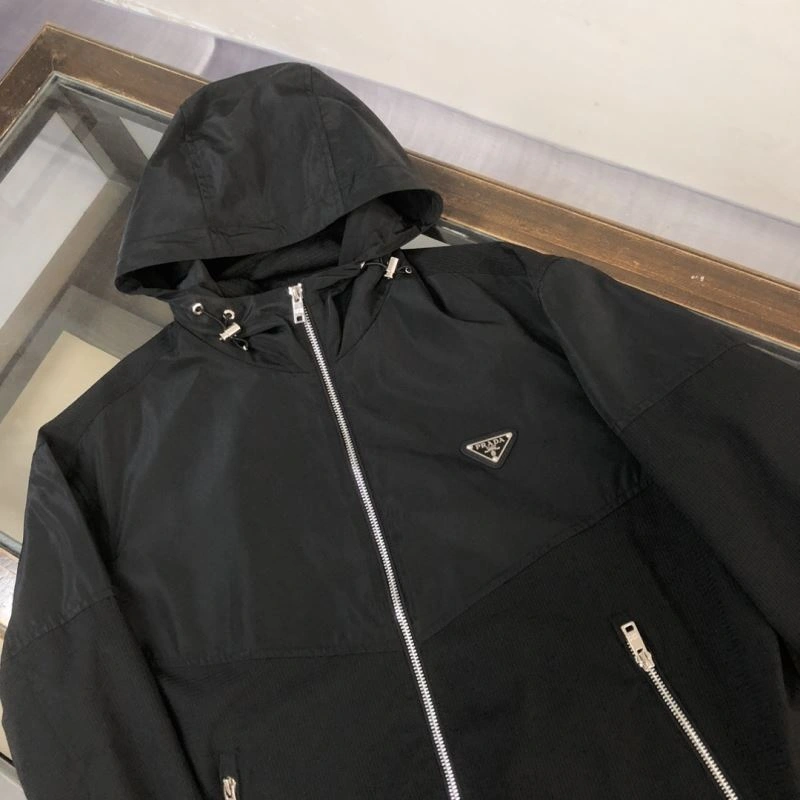 Vibrant Prada Outwear 171682