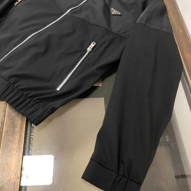 Vibrant Prada Outwear 171682