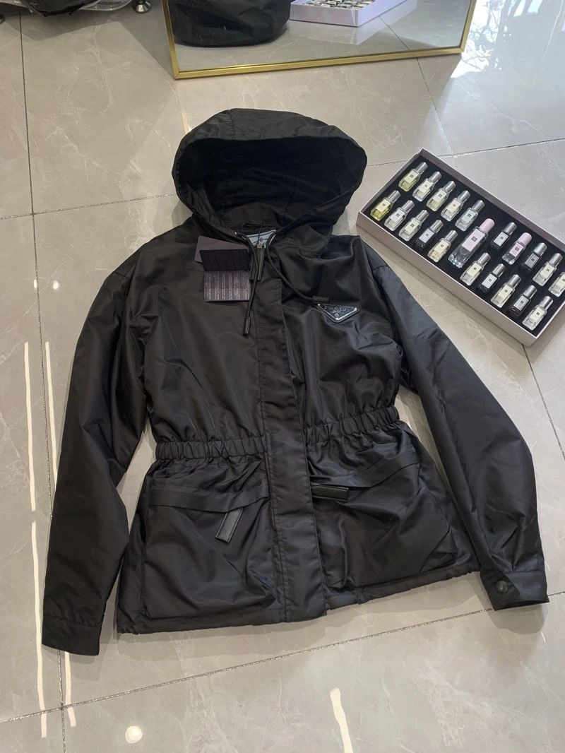 Timeless Prada Outwear 171599