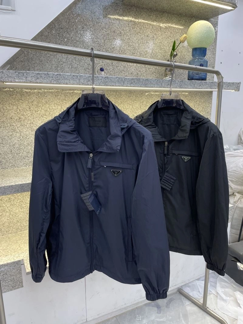 Comfortable Prada Outwear 171064