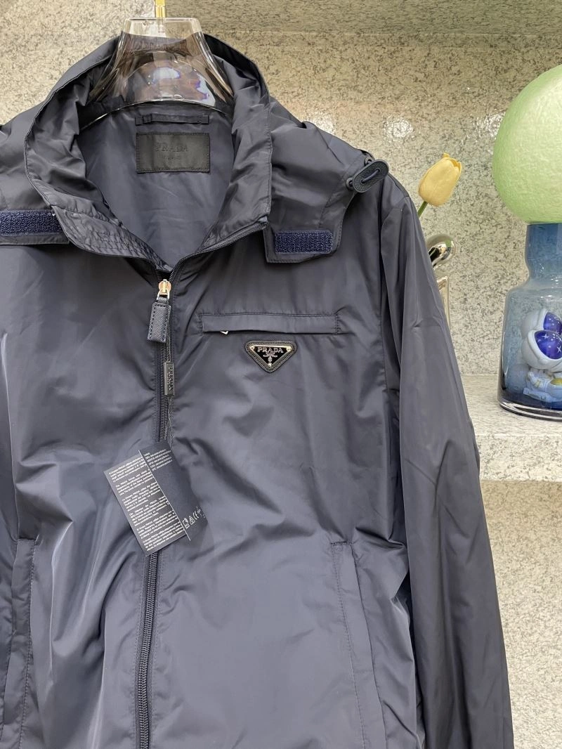 Comfortable Prada Outwear 171064