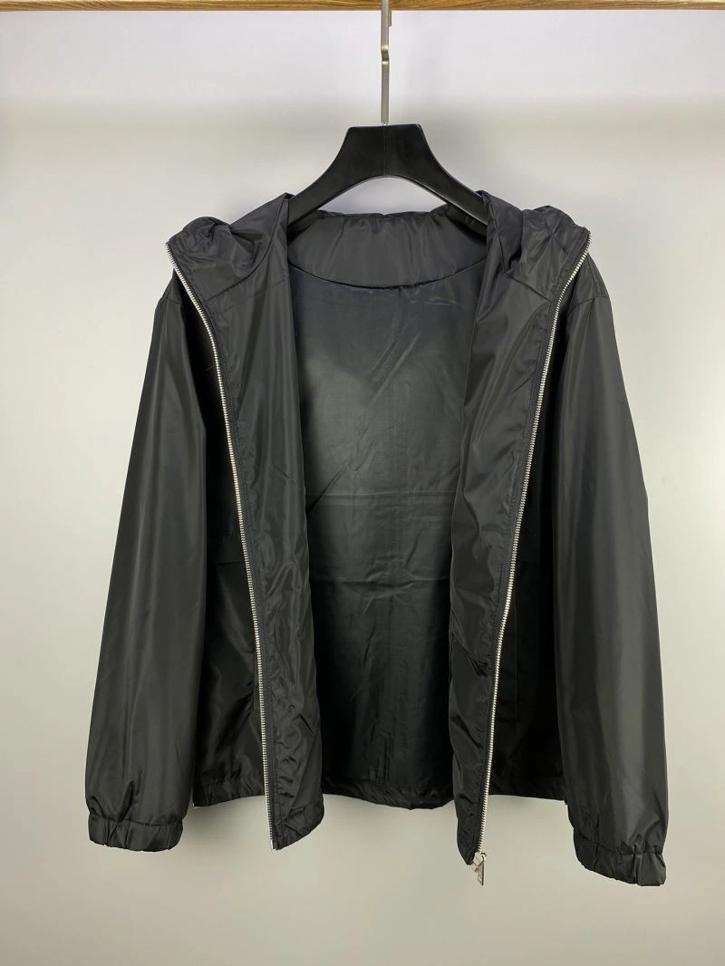 Comfortable Prada Outwear 171057