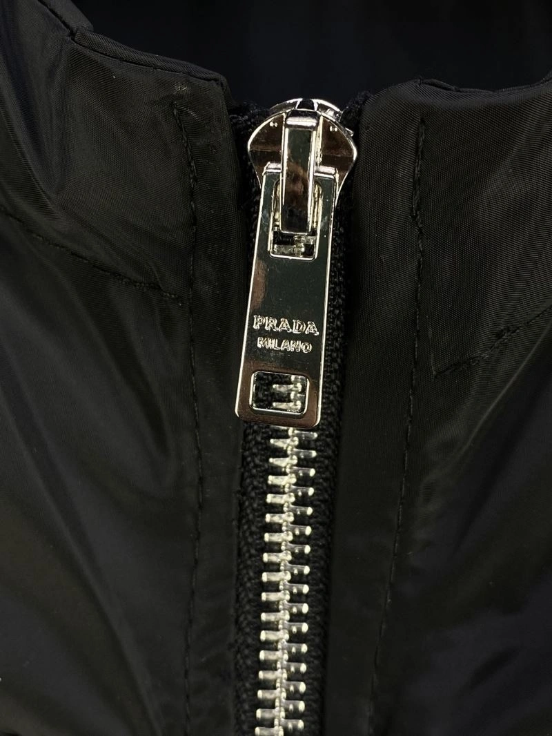 Comfortable Prada Outwear 171057