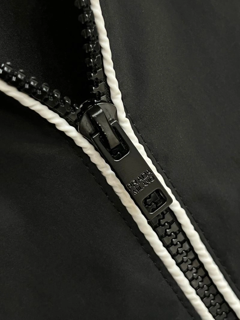 Prada Outwear SportInspired 171083