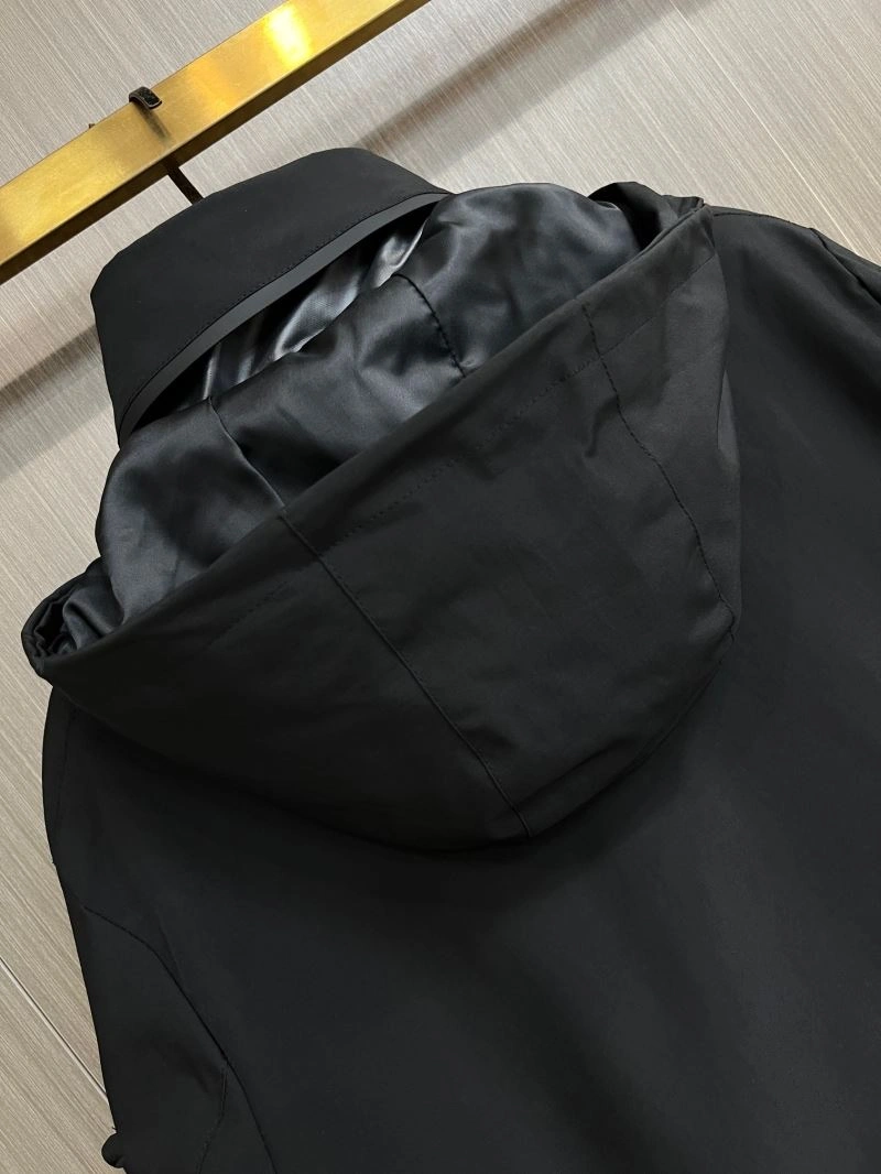 Bold Prada Outwear 171011