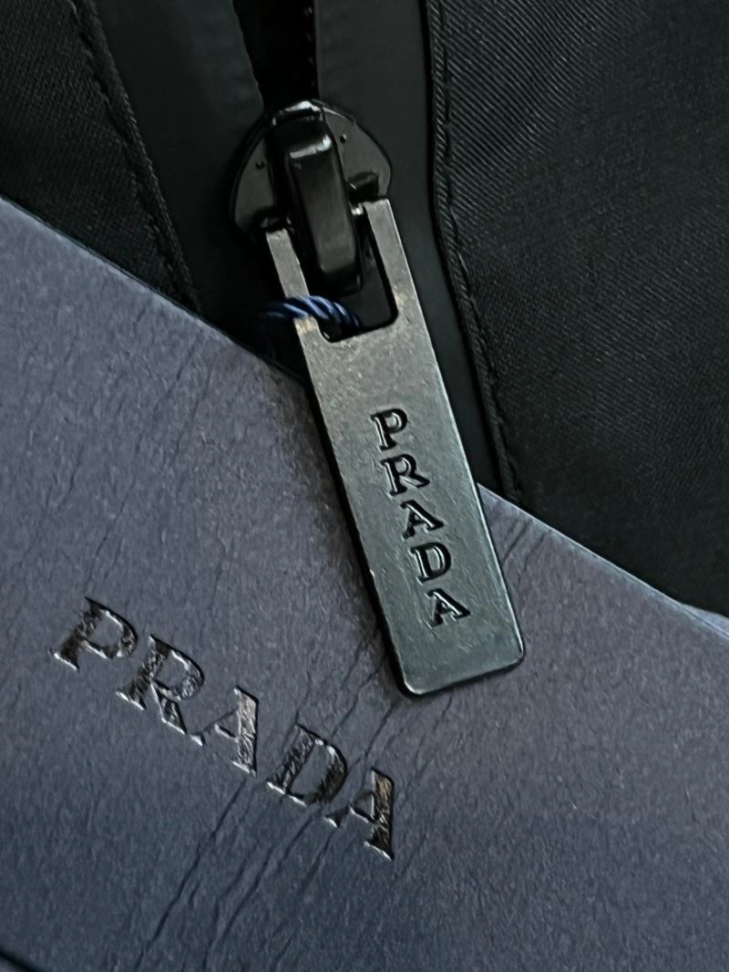 Bold Prada Outwear 171011
