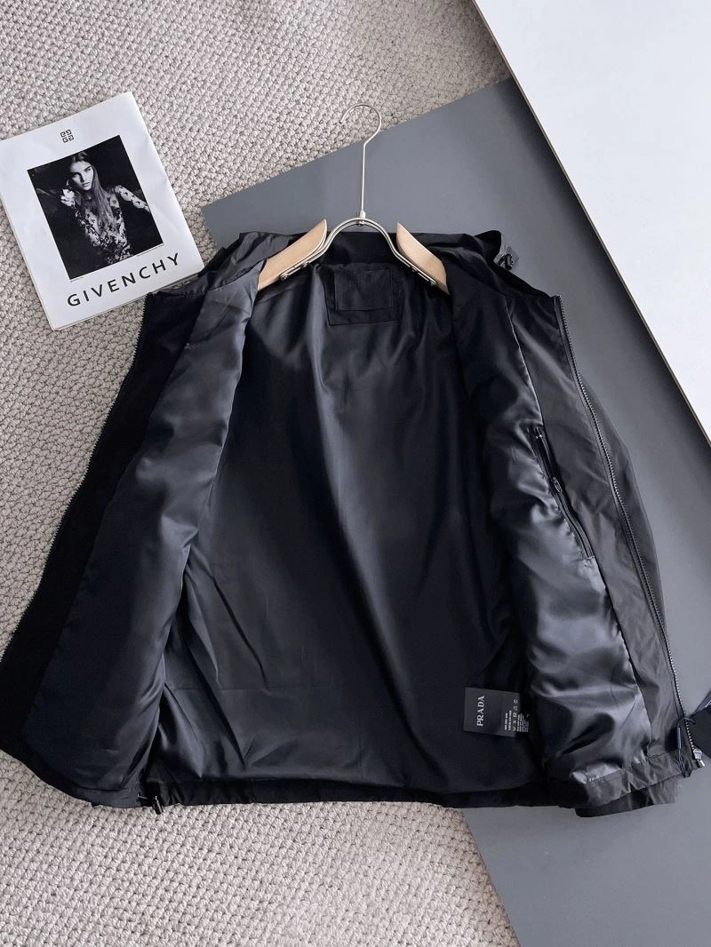 Effortless Prada Outwear 171046