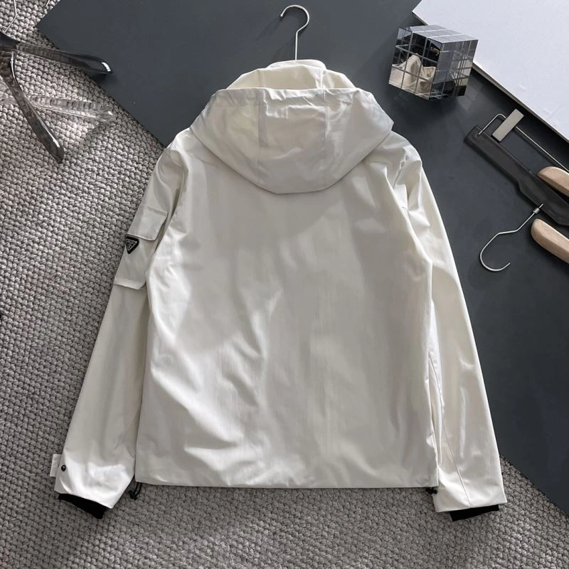 Resilient Prada Outwear 171074
