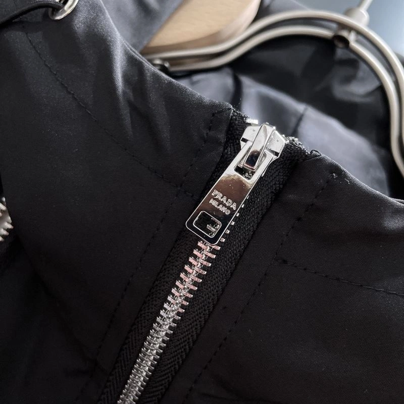 HighPerformance Prada Outwear 170996