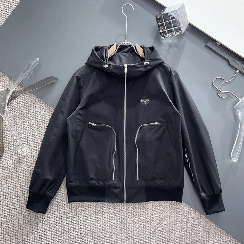 Durable Prada Outwear 170952