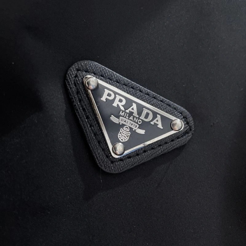 Durable Prada Outwear 170952
