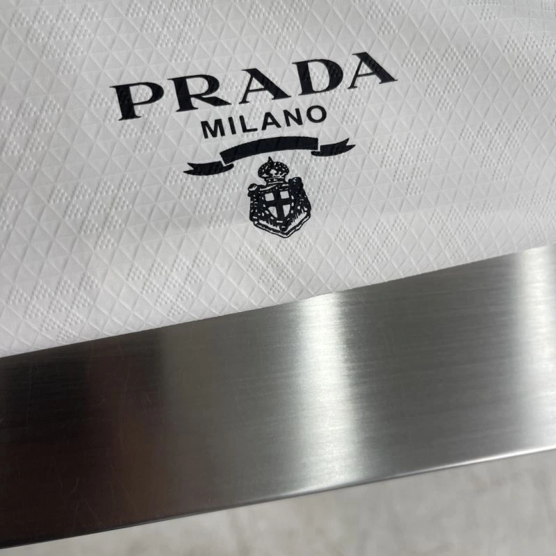 HighPerformance Prada Outwear 170935