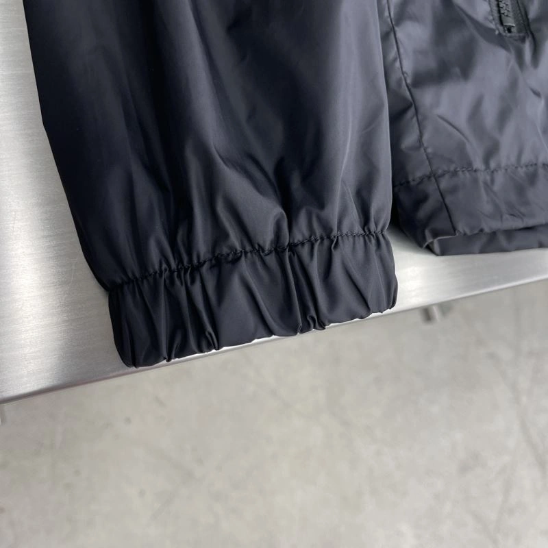 Breathable Prada Outwear 170928