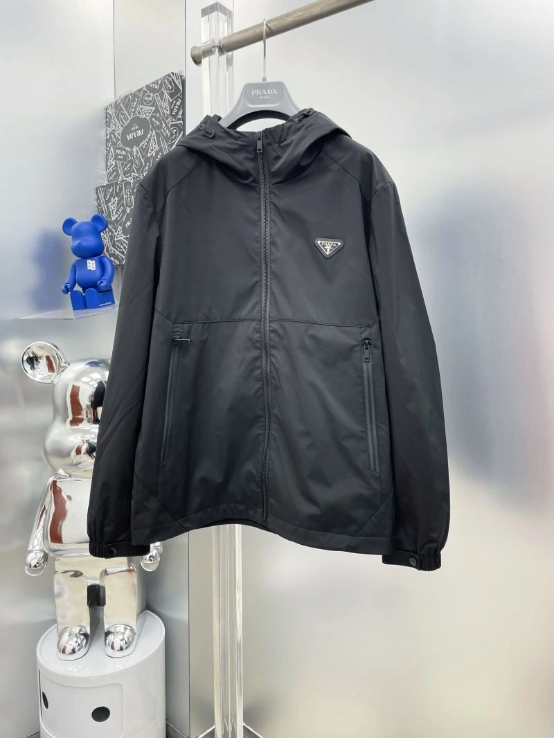 Chic Prada Outwear 170924