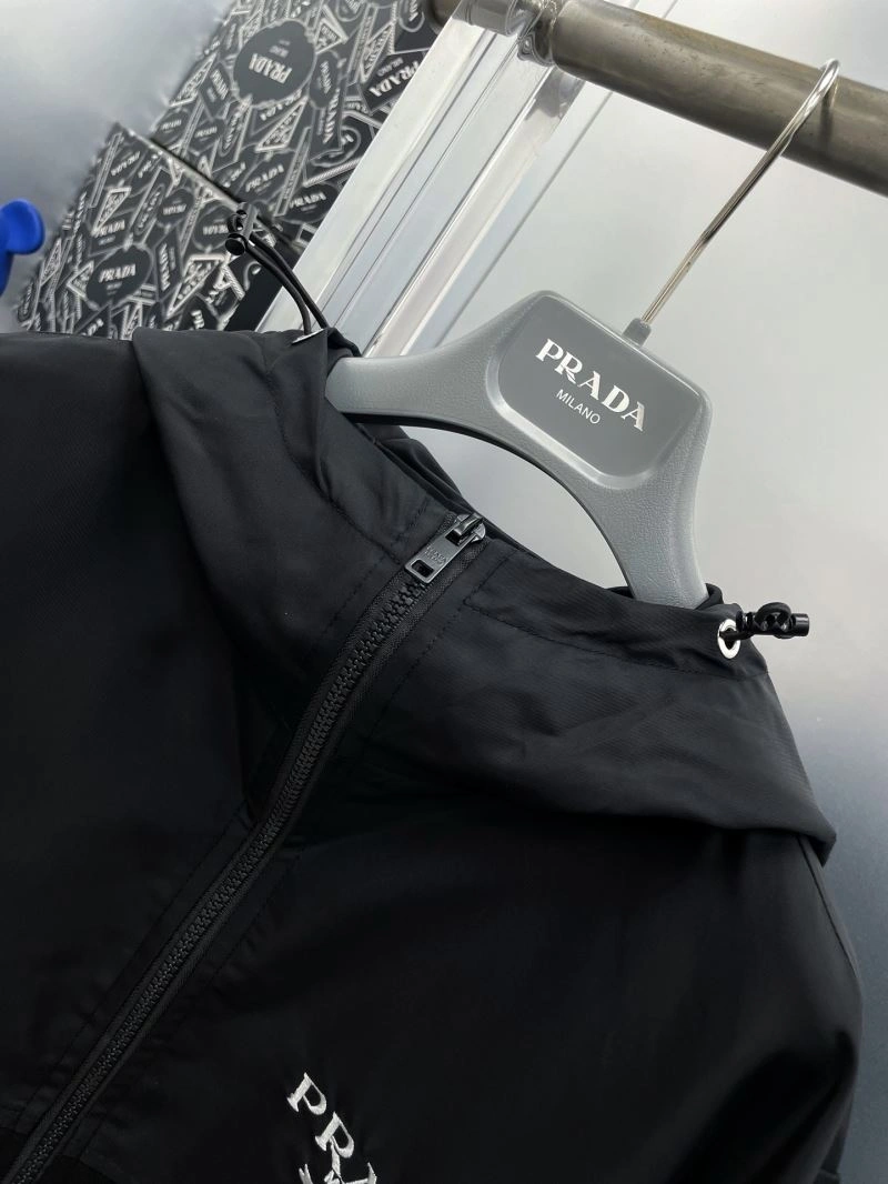 Prada Outwear ComfortFit 170896