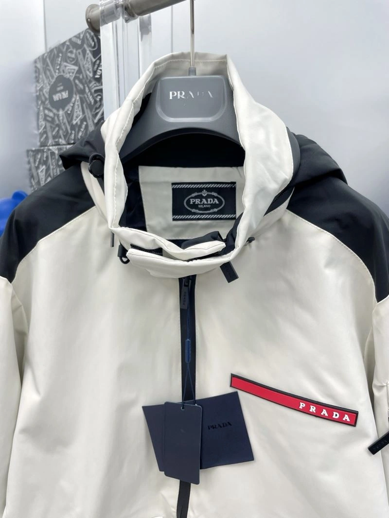 Prada Outwear ZipUp 170876