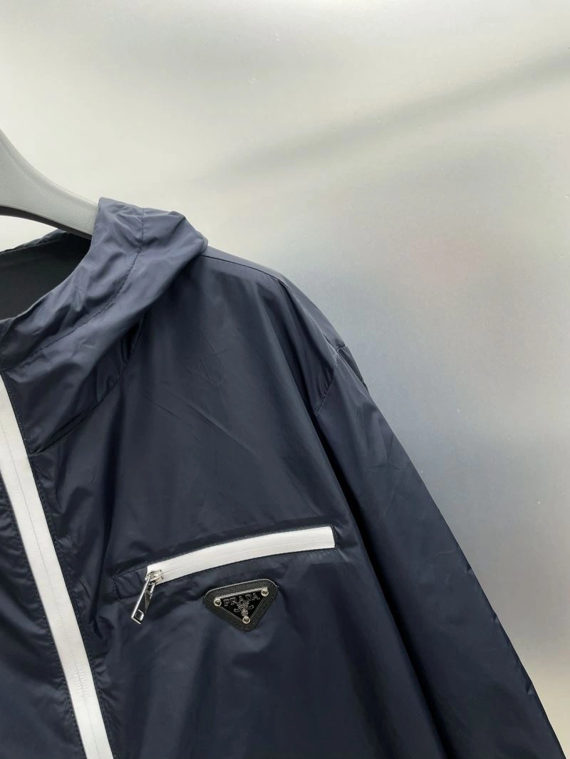 Comfortable Prada Outwear 170950